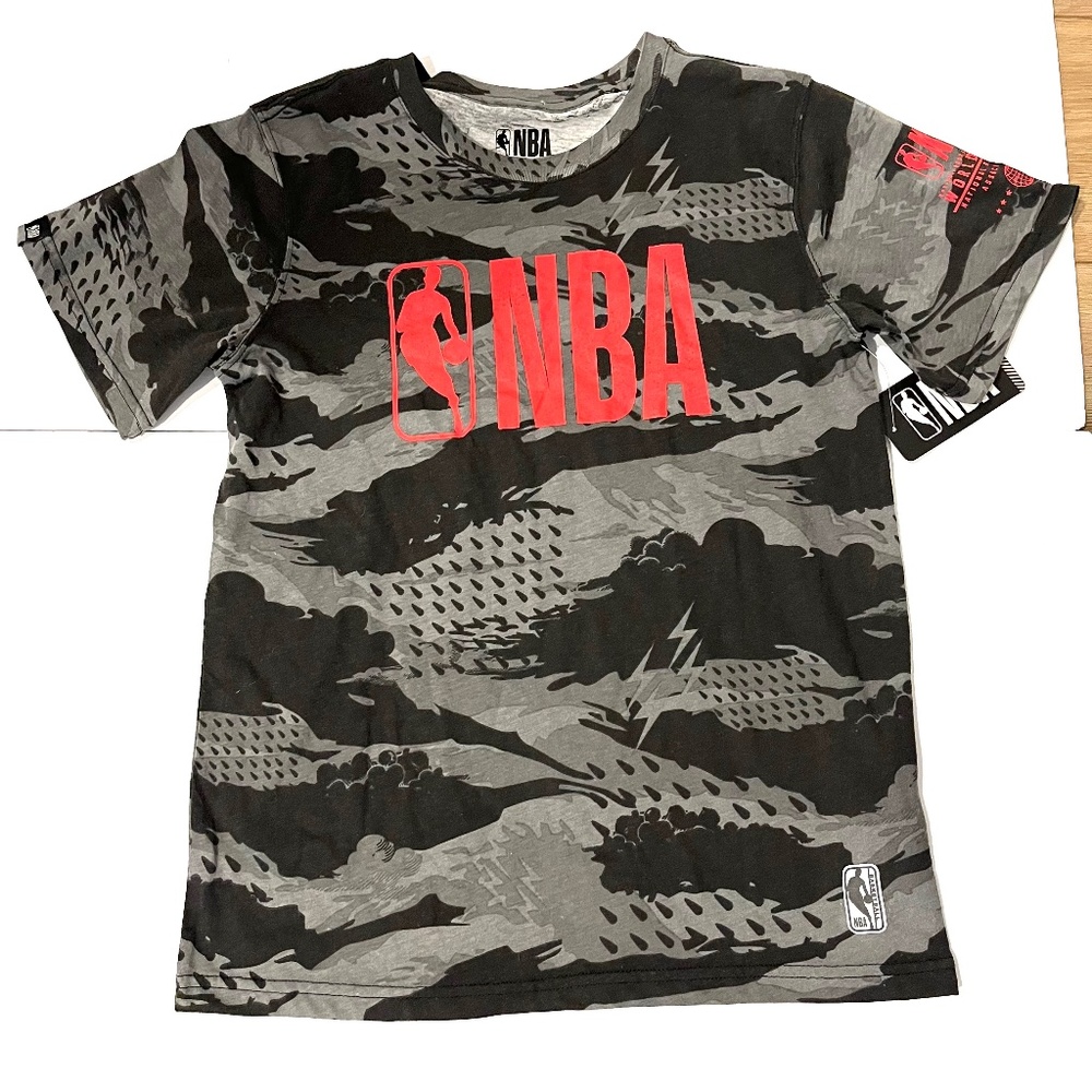 NBA Black and Grey with Red Lettering Boy's Short Sleeve T-Shirt - Size 14/16